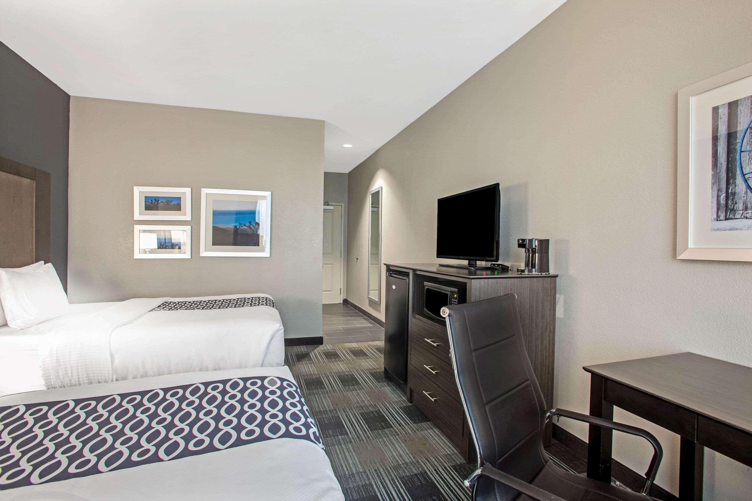 Hotel La Quinta By Wyndham Victoria - South Esterno foto